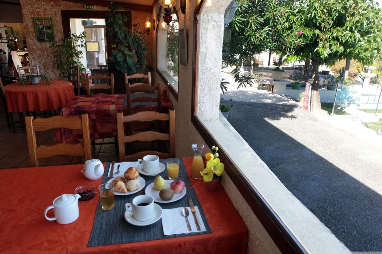 Logis Hotel Le Pressoir Сен-Шиниан Екстериор снимка