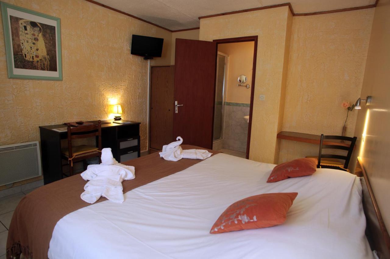 Logis Hotel Le Pressoir Сен-Шиниан Екстериор снимка