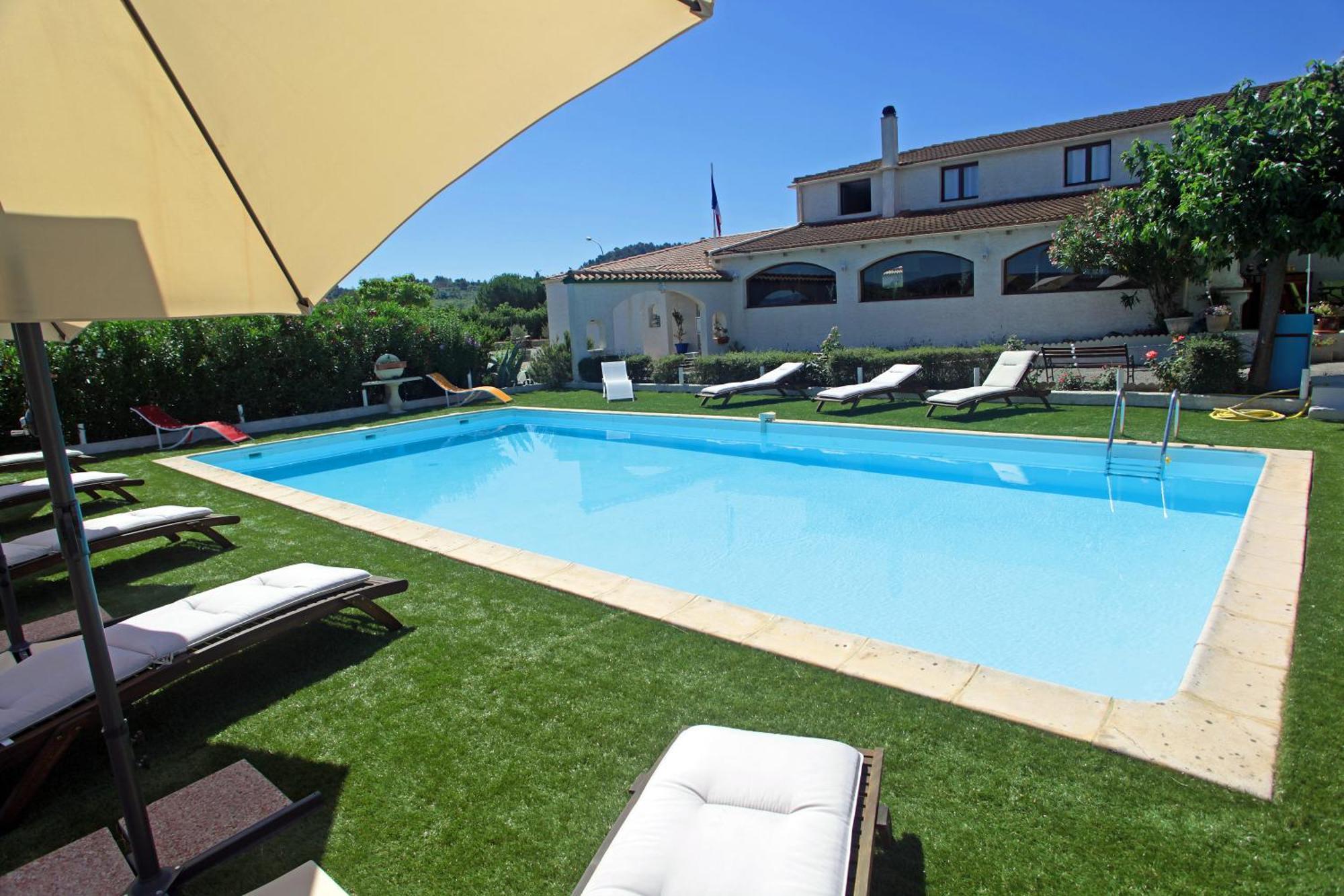 Logis Hotel Le Pressoir Сен-Шиниан Екстериор снимка